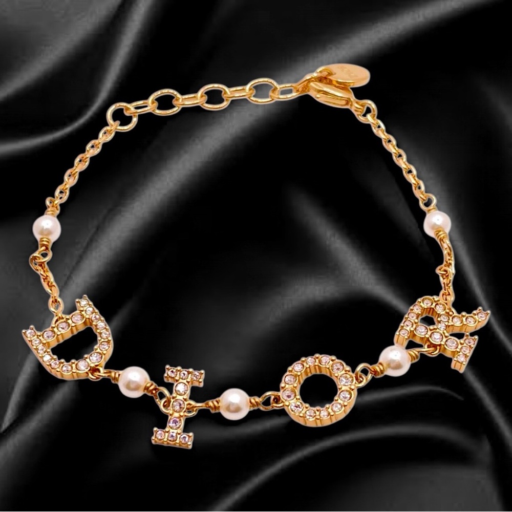 DIOR Letter Pearl Bracelet Gold Tone (Novelty/GWP) SEALED in Box - NEW - Picture 12 of 14